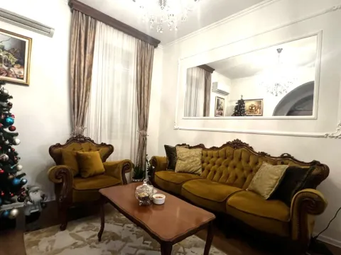 Prodaja, dvosoban stan, 78m², Centar, Podgorica - image 1