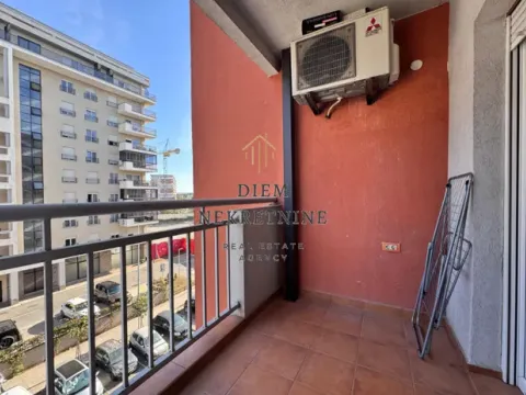Izdavanje, jednosoban stan, 50m², City Kvart, Podgorica - image 3