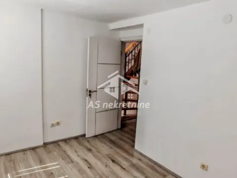 Izdavanje, trosoban stan, 74m², Gradska Bolnica, Zvezdara Sve Podlokacije - image 10