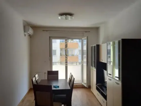 Prodaja, trosoban stan, 60m², Novi Sad, Srbija - image 1