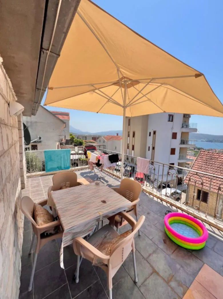 Izdavanje, jednosoban stan, 54m², Kava, Tivat