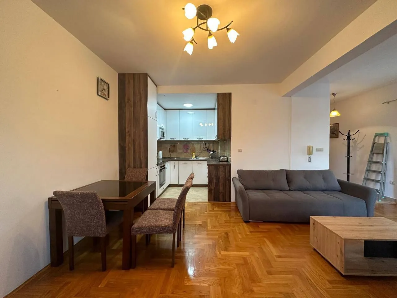 Izdavanje, jednosoban stan, 47m², Dubovica, Budva