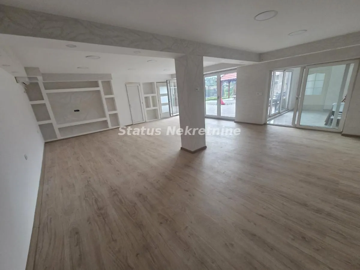 Izdavanje, kuća, 200m², Petrovaradin, Novi Sad