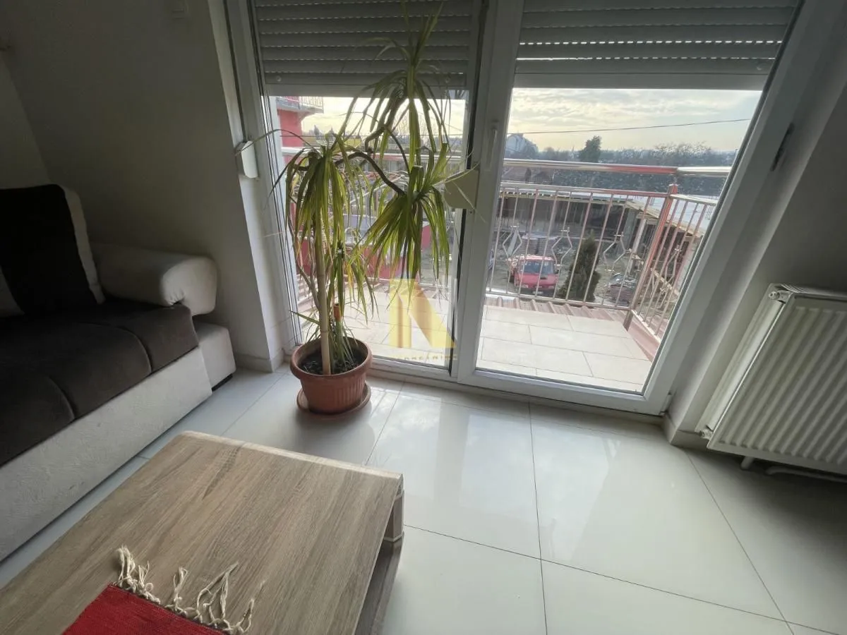 Izdavanje, trosoban stan, 65m², Petrovaradin, Novi Sad