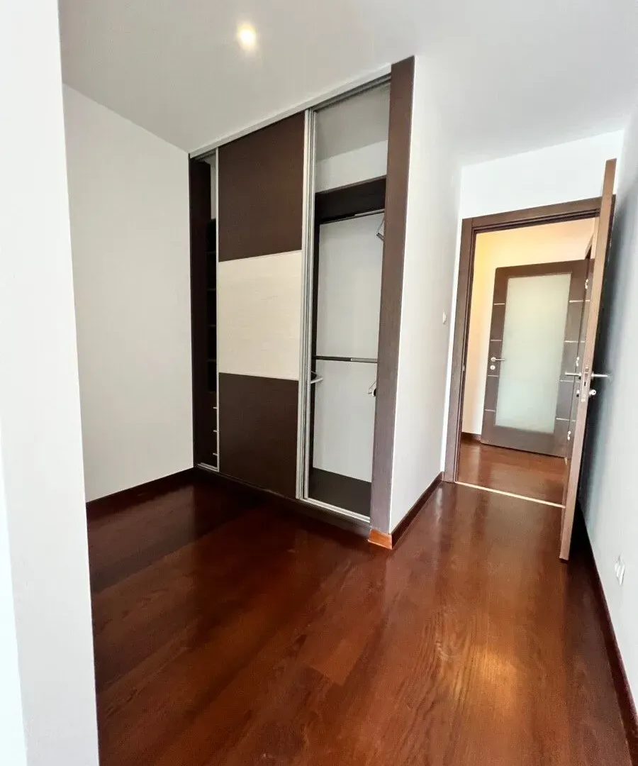 Rent, four bedroom apartment, 228m², Preko Morače, Podgorica