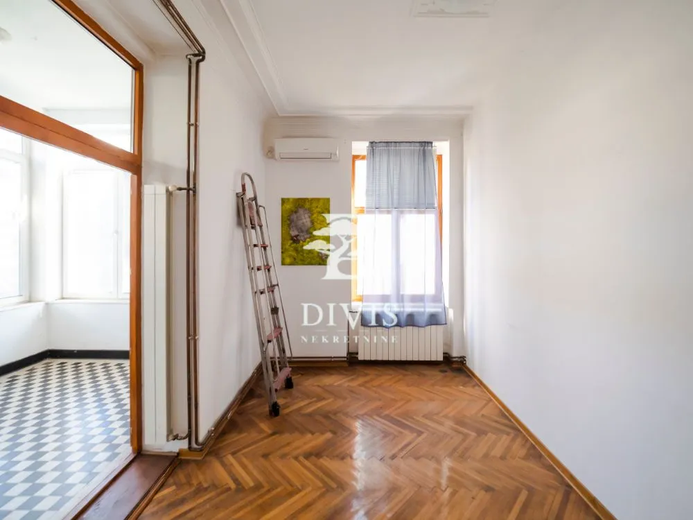 Prodaja, stan, 122m², Kalenić Pijaca, Vračar Sve Podlokacije