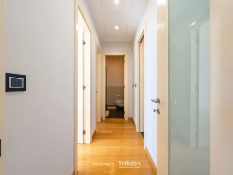 Izdavanje, dvosoban stan, 94m², Kod Capital Plaze, Podgorica - image 12