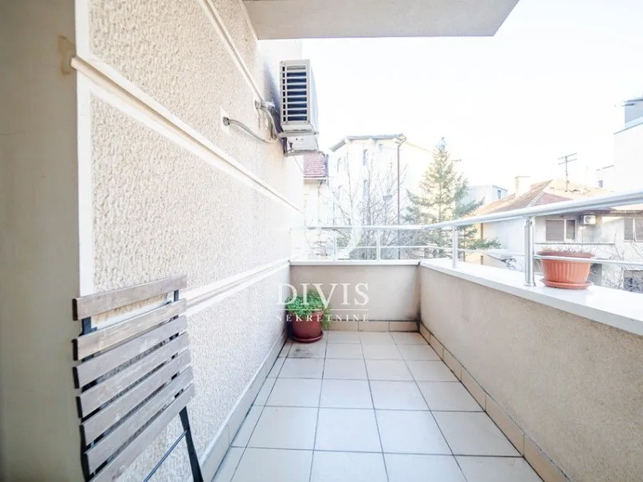 Sale, apartment, 83m², Neimar, Vračar Sve Podlokacije
