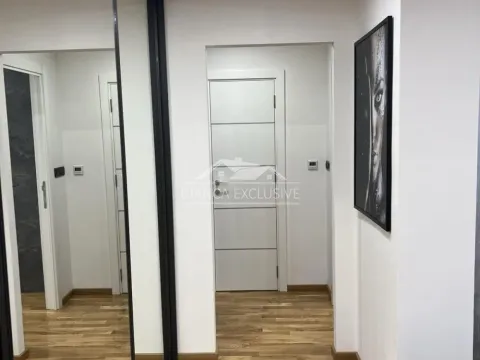 Sale, two bedroom apartment, 60m², Novi Beograd Blok 28, Novi Beograd Sve Podlokacije - image 5