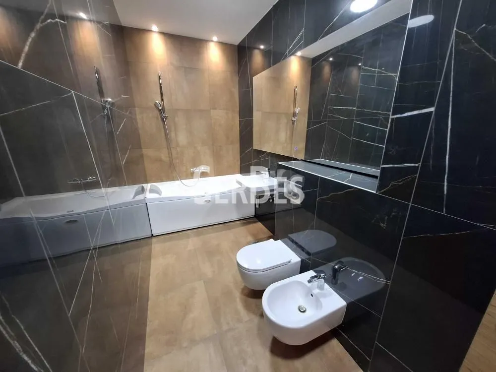 Prodaja, četvorosoban stan, 240m², Adamovićevo Naselje, Novi Sad Sve Podlokacije