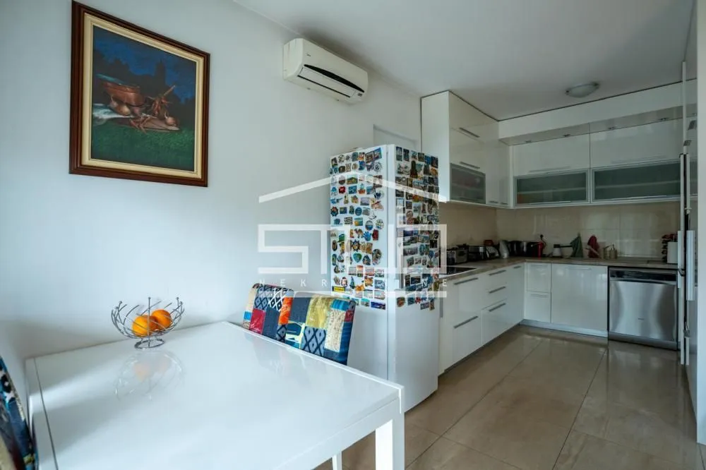 Sale, house, 500m², Rakovica, Beograd