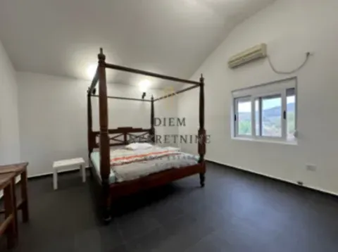 Izdavanje, kuća, 280m², Beri, Podgorica - image 7