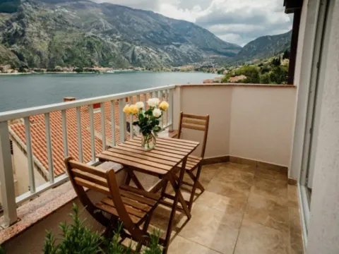 Sale, two bedroom apartment, 50m², Centar, Kotor - image 10