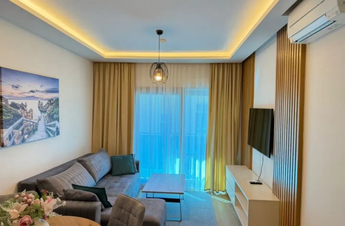 Izdavanje, dvosoban stan, 70m², Pržno, Budva