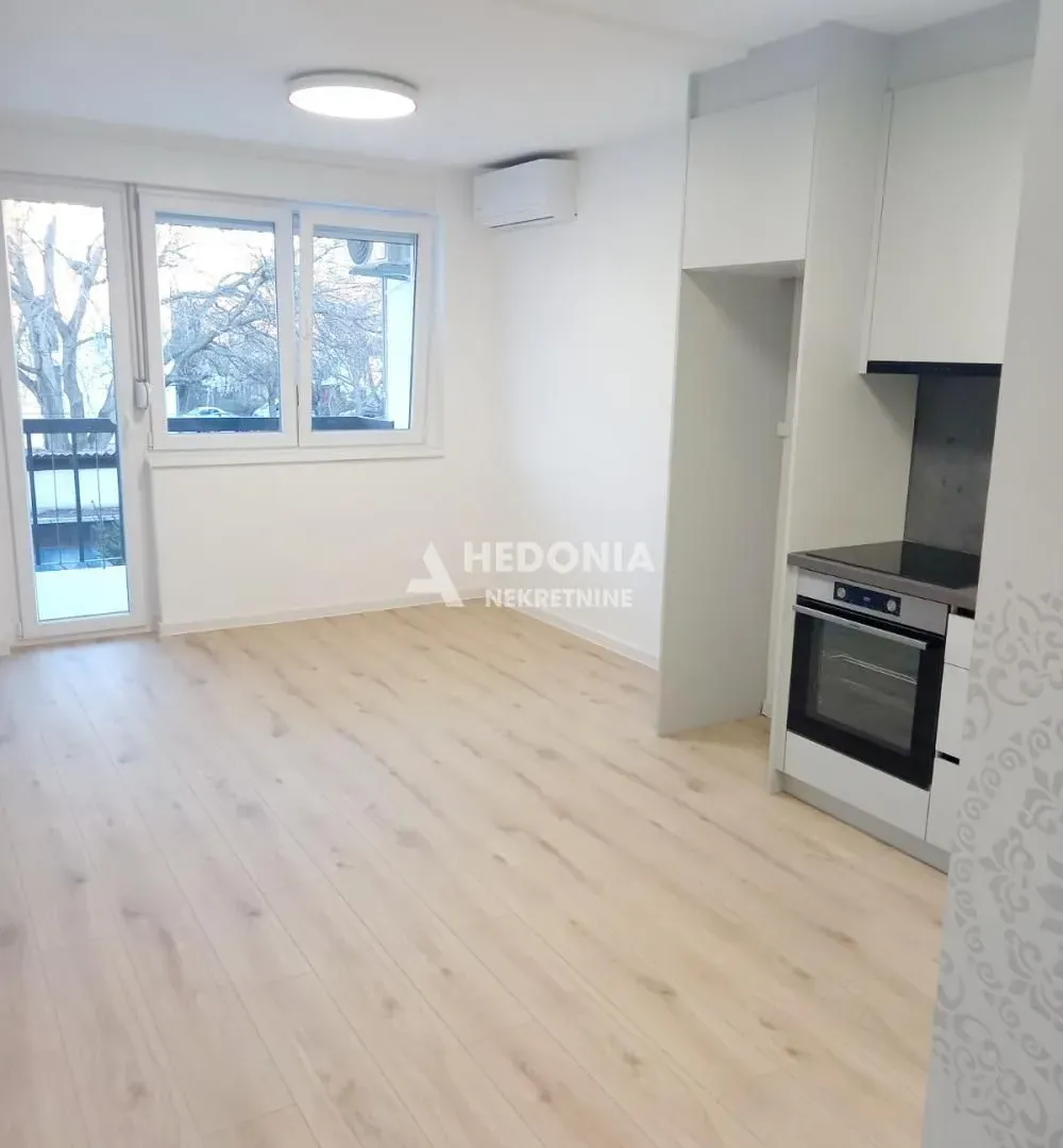 Prodaja, dvosoban stan, 52m², Zemun Sve Podlokacije, Beograd