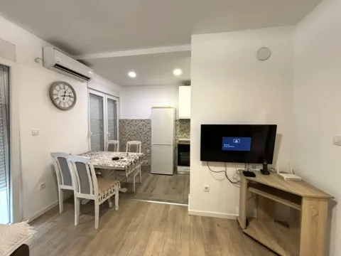 Izdavanje, dvosoban stan, 68m², Autobuska stanica, Podgorica - image 4