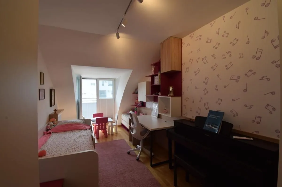 Prodaja, četvorosoban stan, 111m², Sajmište, Novi Sad