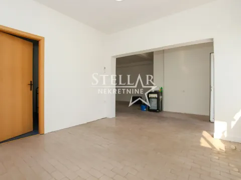 Rent, office space, 110m², Stari Aerodrom, Podgorica - image 2