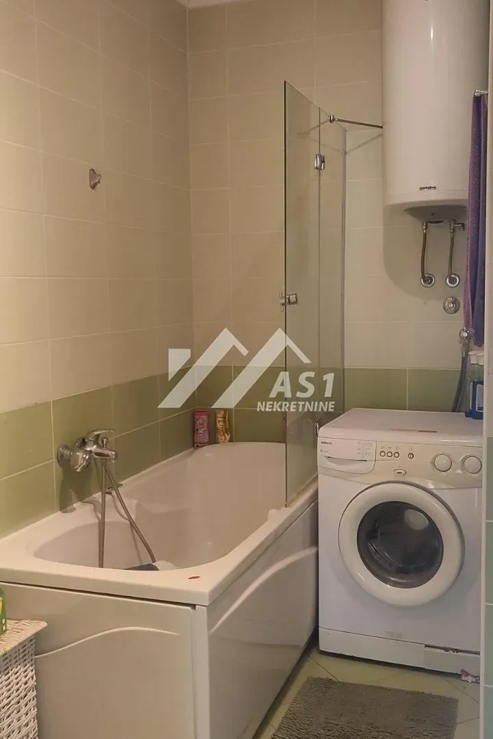 Izdavanje, dvosoban stan, 53m², Grbavica, Novi Sad Sve Podlokacije
