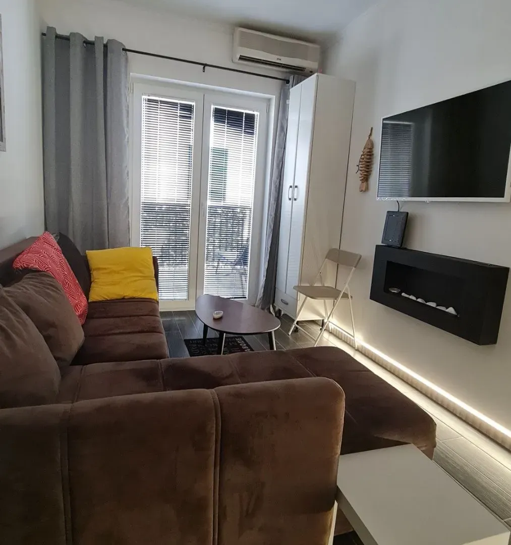 Izdavanje, jednosoban stan, 23m², Đenovići, Herceg Novi