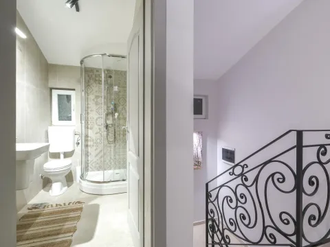 Sale, house, 198m², Dumidran, Tivat - image 10