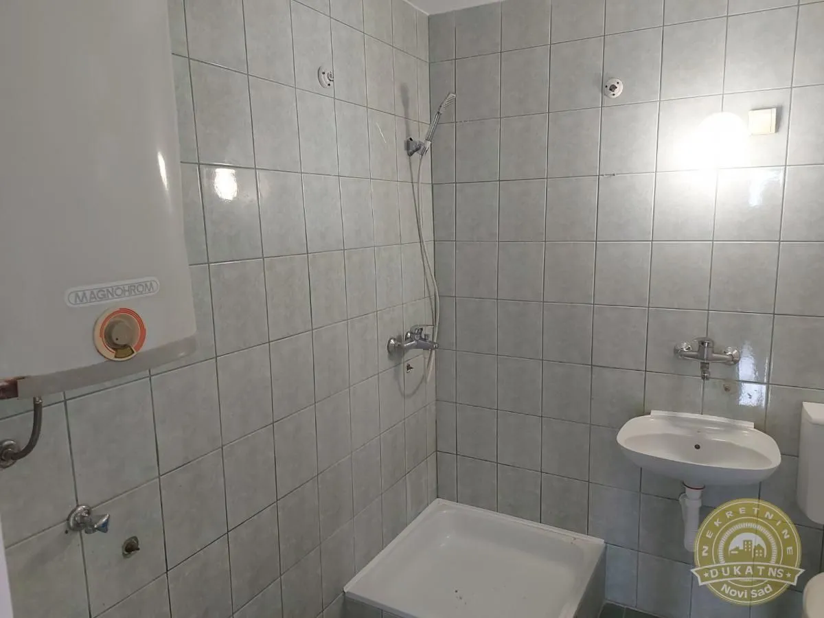 Prodaja, trosoban stan, 61m², Bulevar Oslobodjenja, Novi Sad Sve Podlokacije