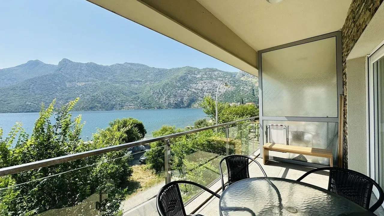 Prodaja, jednosoban stan, 46m², Risan, Kotor