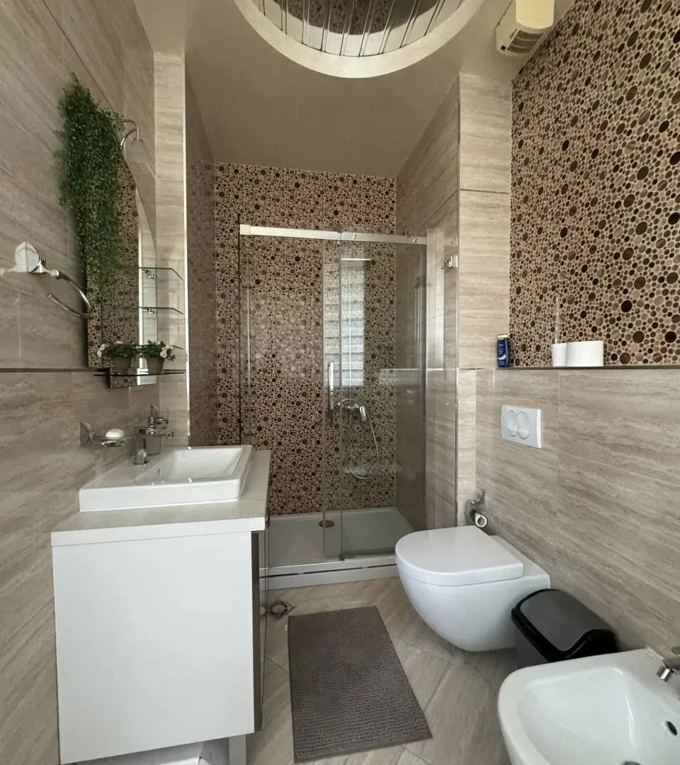 Prodaja, dvosoban stan, 117m², Centar, Budva