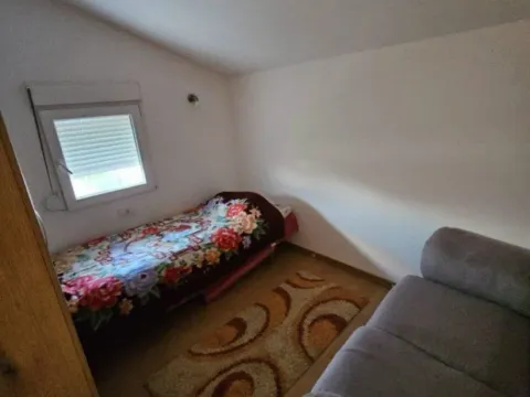 Izdavanje, dvosoban stan, 50m², Stari Aerodrom, Podgorica - image 7