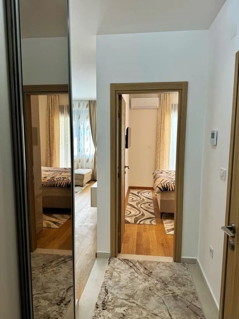 Izdavanje, jednosoban stan, 50m², City Kvart, Podgorica