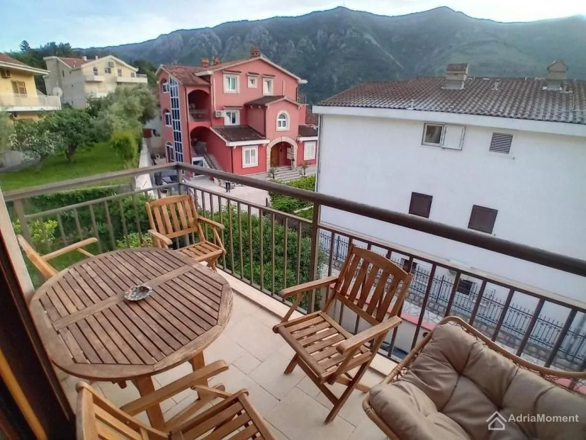 Prodaja, dvosoban stan, 72m², Dobrota, Kotor