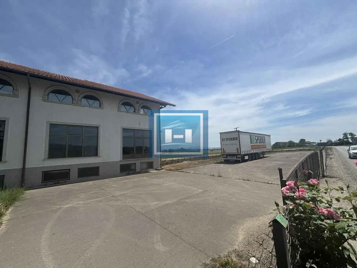 Rent, office space, 1060m², Svojnovo, Paraćin