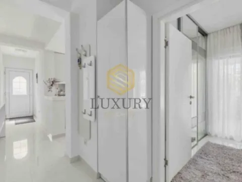 Rent, one bedroom apartment, 55m², Pod Kuk, Tivat - image 10