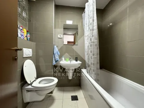 Izdavanje, jednosoban stan, 50m², City Kvart, Podgorica - image 9