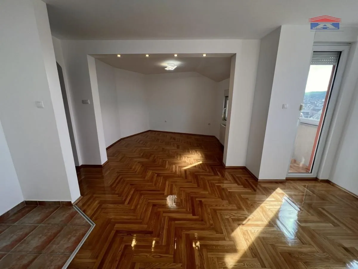 Prodaja, četvorosoban stan, 117m², Bulevar Evrope, Novi Sad Sve Podlokacije