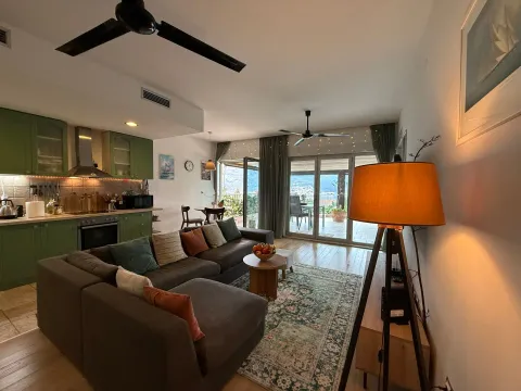 Sale, two bedroom apartment, 74m², Dobrota, Kotor - image 6