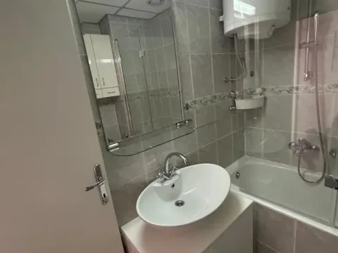 Izdavanje, dvosoban stan, 65m², Savski Venac, Beograd - image 7