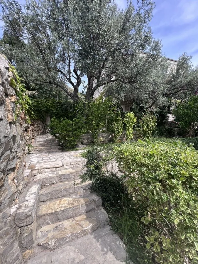 Sale, house, 550m², Reževići, Budva