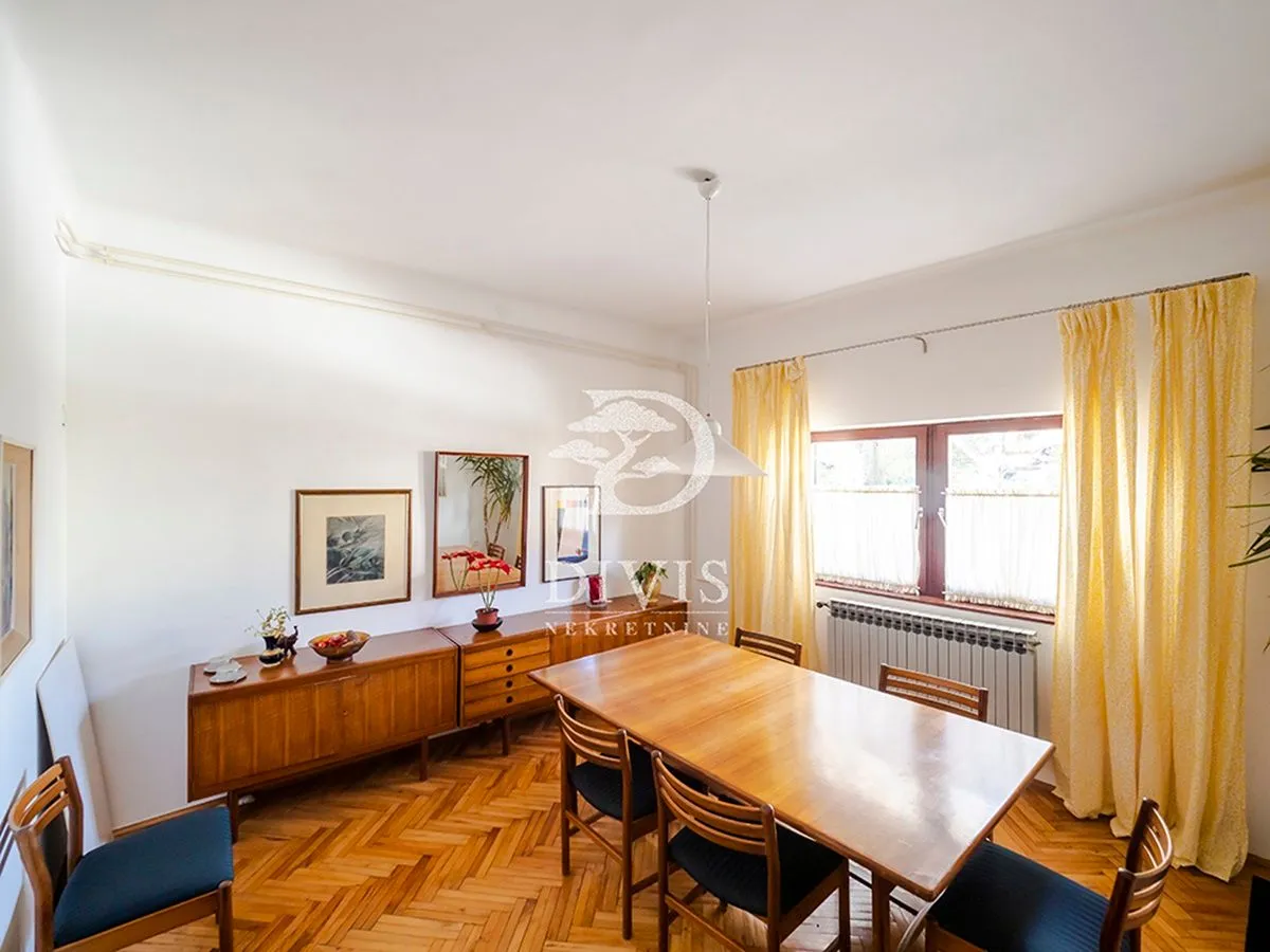 Prodaja, kuća, 160m², Dedinje Sve Podlokacije, Beograd