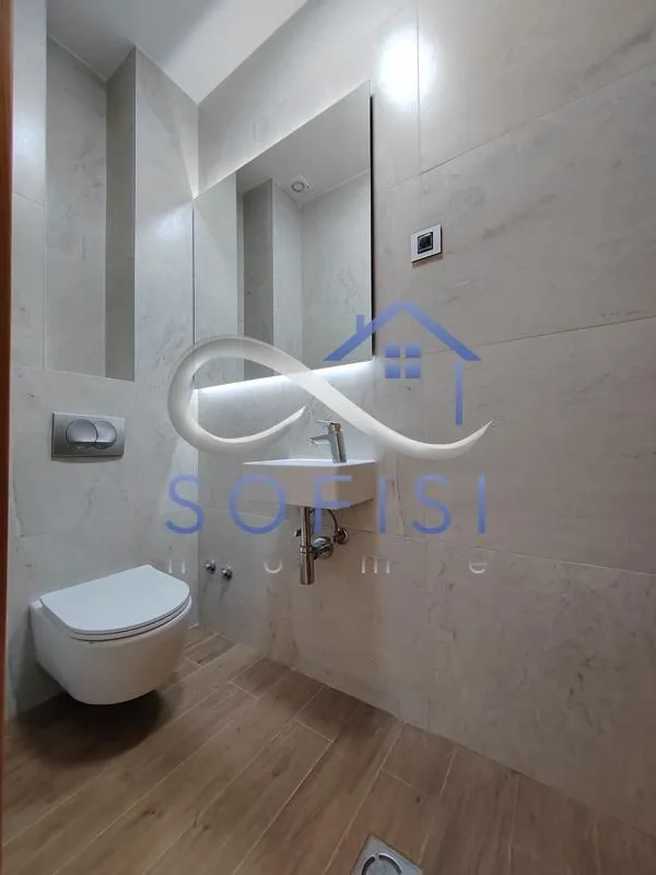 Prodaja, četvorosoban stan, 240m², Adamovićevo Naselje, Novi Sad Sve Podlokacije