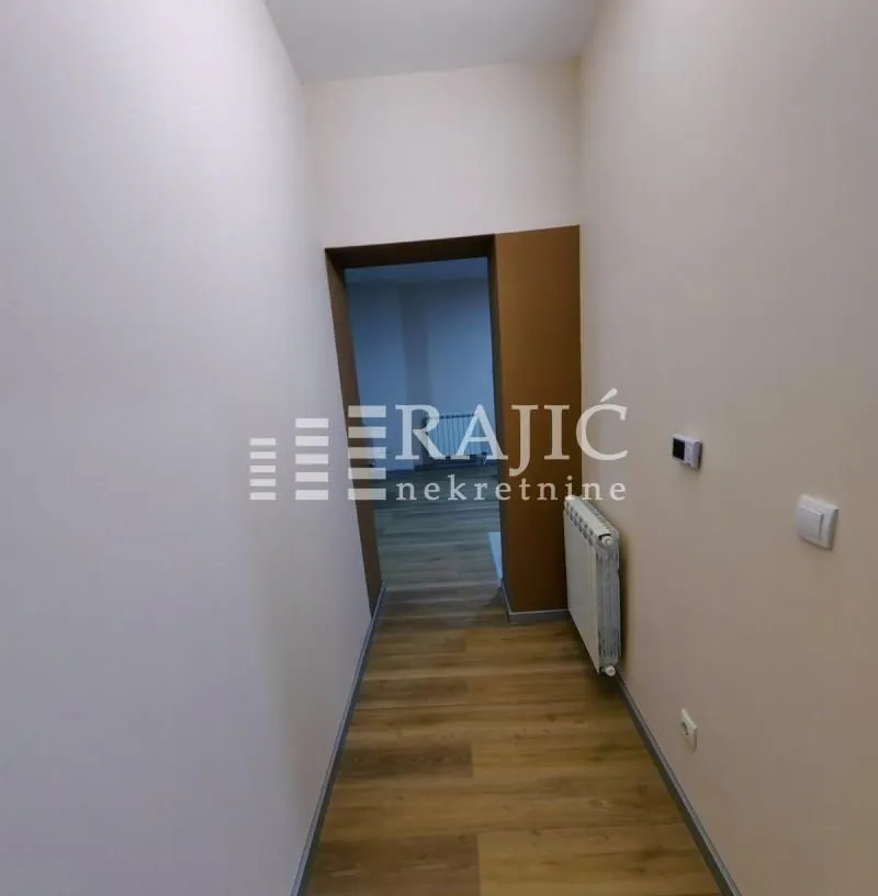 Izdavanje, dvosoban stan, 65m², Senjak, Beograd