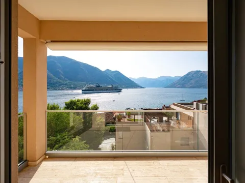 Prodaja, dvosoban stan, 168m², Dobrota, Kotor - image 12