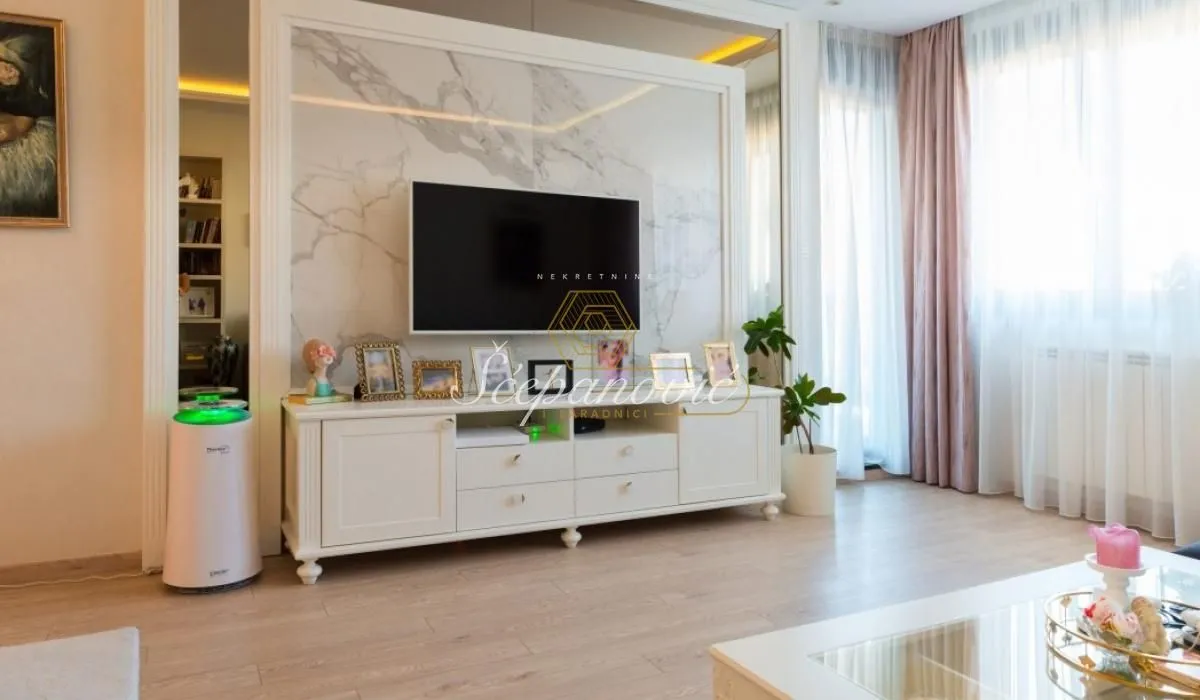 Prodaja, četvorosoban stan, 106m², Grbavica, Novi Sad Sve Podlokacije