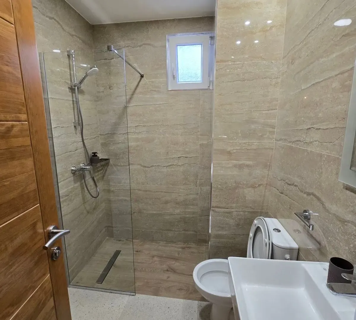 Rent, studio apartment, 25m², Momišići, Podgorica