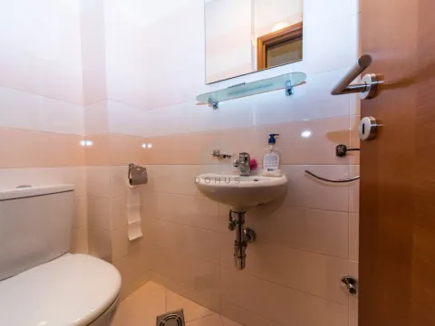 Izdavanje, trosoban stan, 75m², Stari Aerodrom, Podgorica - image 9