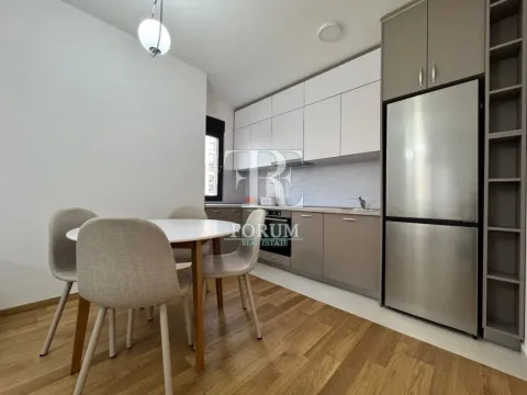 Izdavanje, dvosoban stan, 60m², City Kvart, Podgorica - image 4