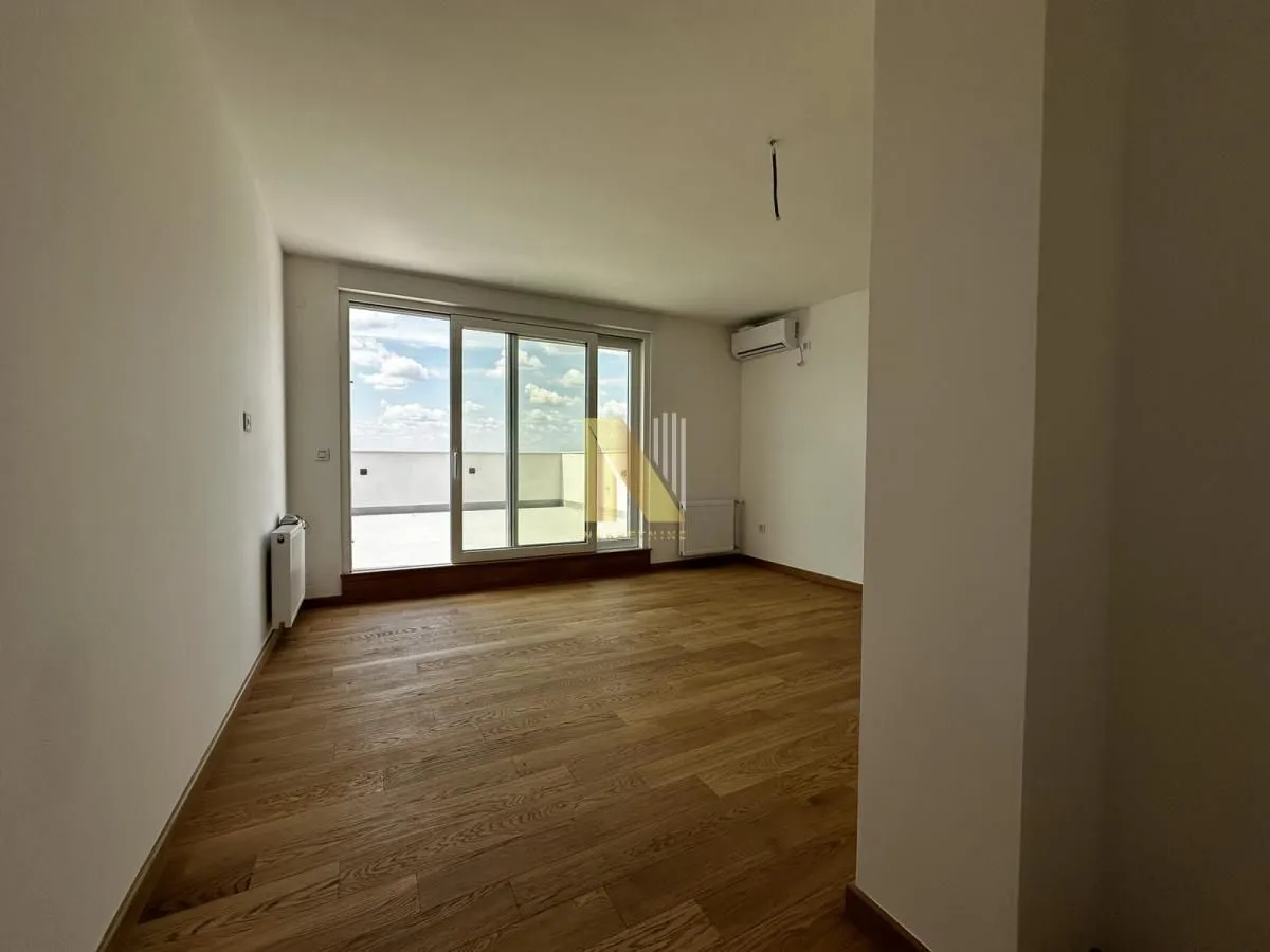 Prodaja, stan, 185m², Grbavica, Novi Sad Sve Podlokacije