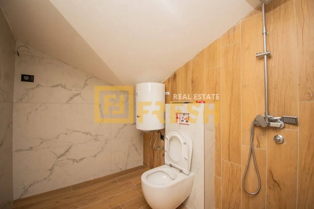 Rent, house, 700m², Zeta, Podgorica