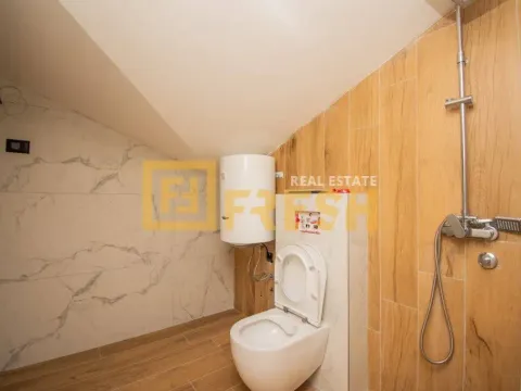 Izdavanje, kuća, 700m², Zeta, Podgorica - image 24