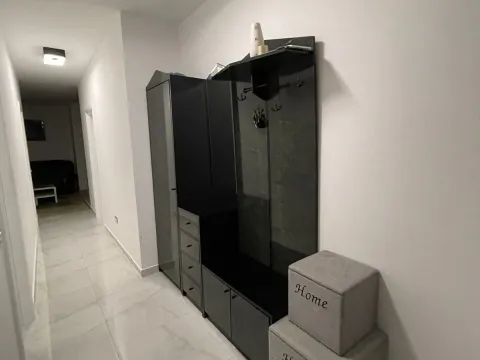 Izdavanje, dvosoban stan, 68m², Bečići, Budva - image 9